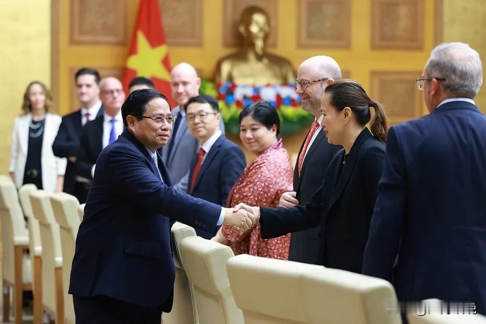 旧幕已落，新章开启！
时代的车轮滚滚向前，永不停歇。
越南“后范明政”时代的到来