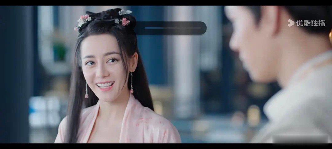 迪丽热巴是真的不能贴头皮 ​​​