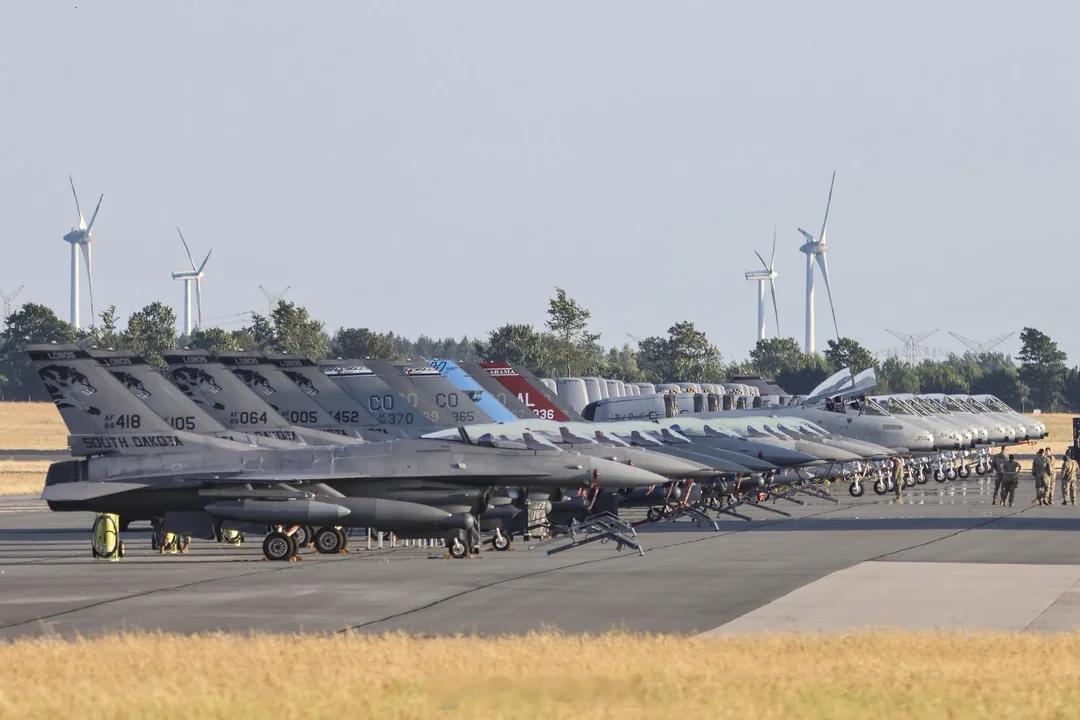 烽火问鼎计划 整装待发的F-16和A-10战斗机 ​​​