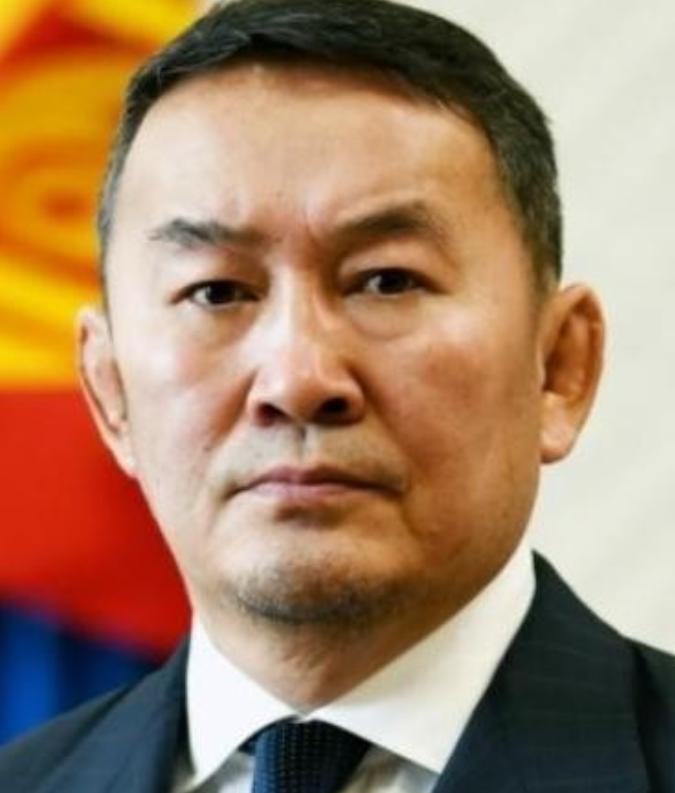 “如果中国不开放领空，我们就请美军驻军。”领空不是小区门禁，按两下就能随便放行。