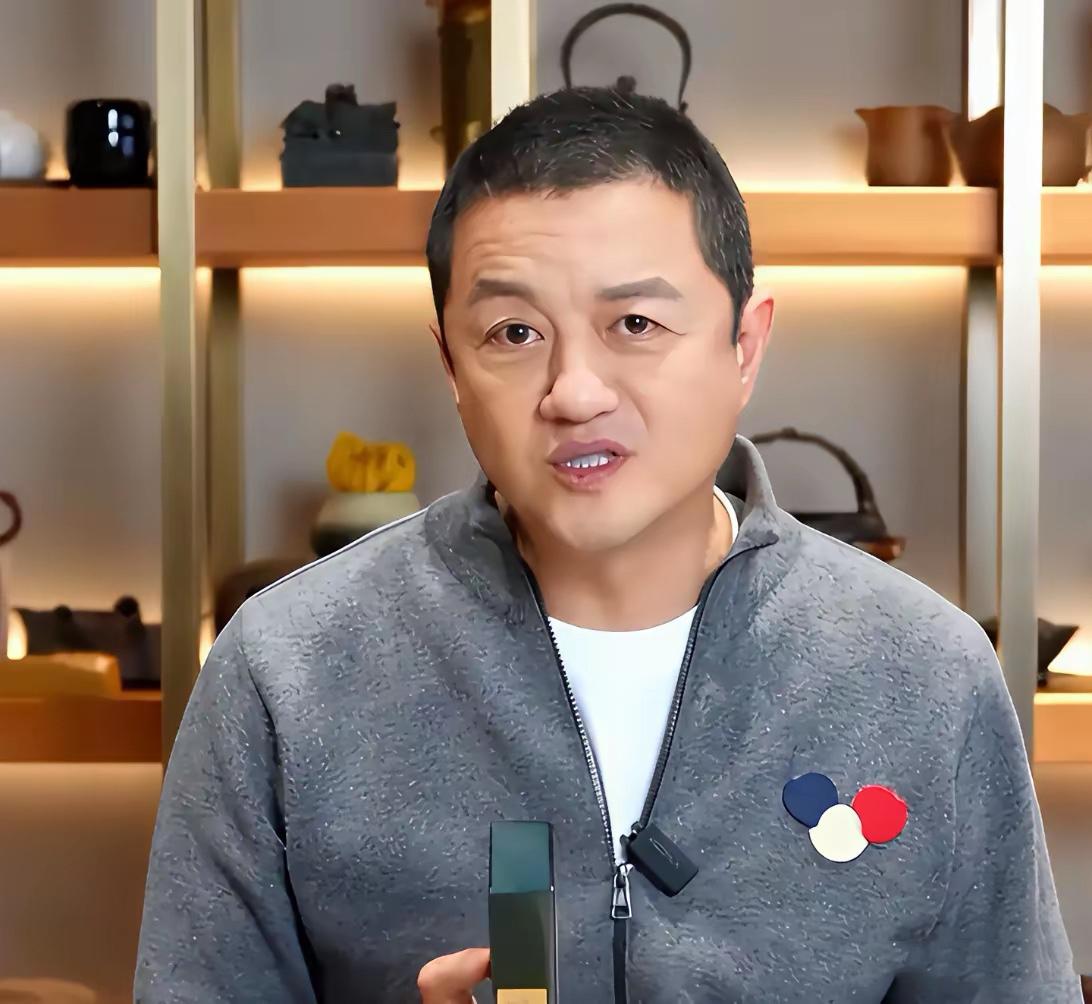 李亚鹏这下又要头疼了，深夜突上热搜，谁也没料到他还敢往创业坑里跳。

刚成立云南