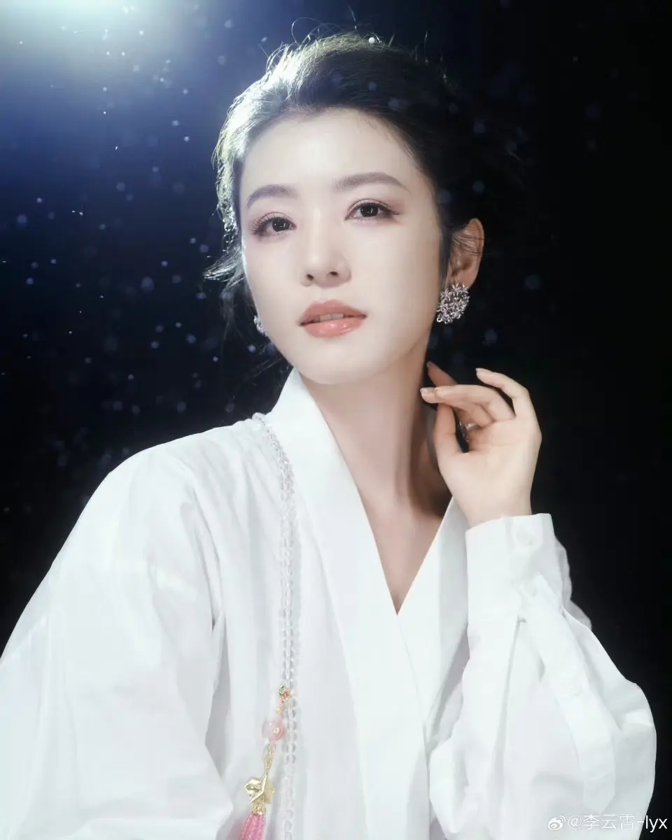李云朵。