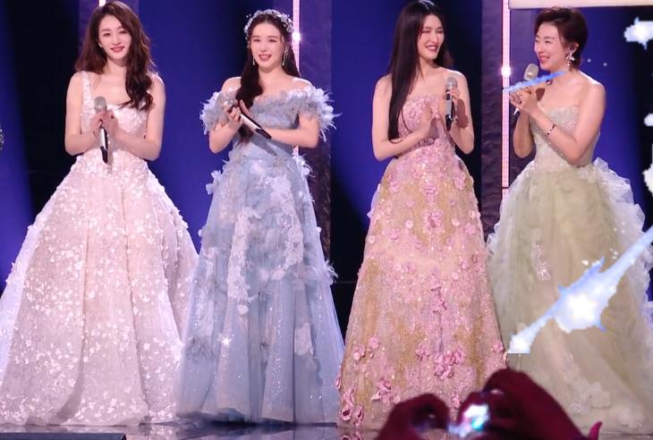 李小冉逆风翻盘，这才是浪姐跨界的意义。
在《我会等》组好像看到了浪姐最初的精神，