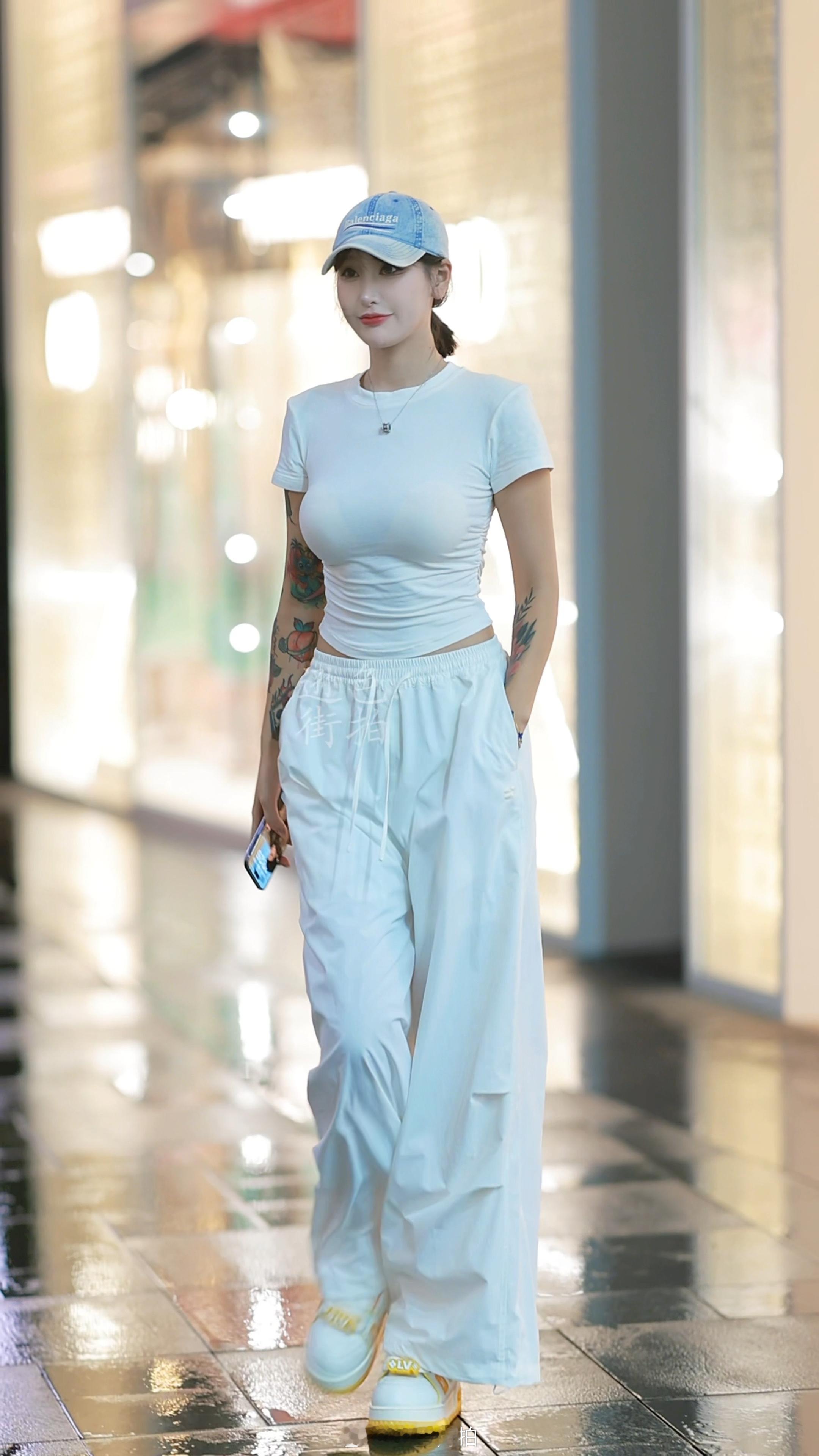 【成都街拍】周三，宝贝们早安！丨摄影拍照每日穿搭