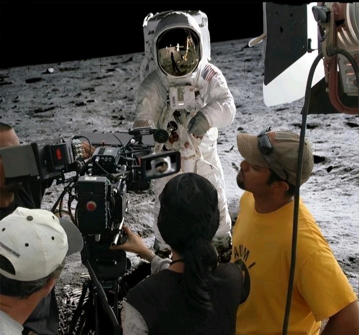 美国登月造假，在好莱坞用最新技术拍摄的。
美国是世界第一粮食出口国，所以美国粮食