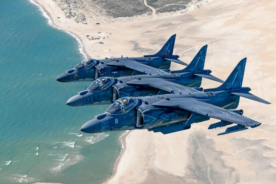 美国海军陆战队AV-8B攻击机退役！美国海军陆战队AV-8B鹞式II攻击机从中东