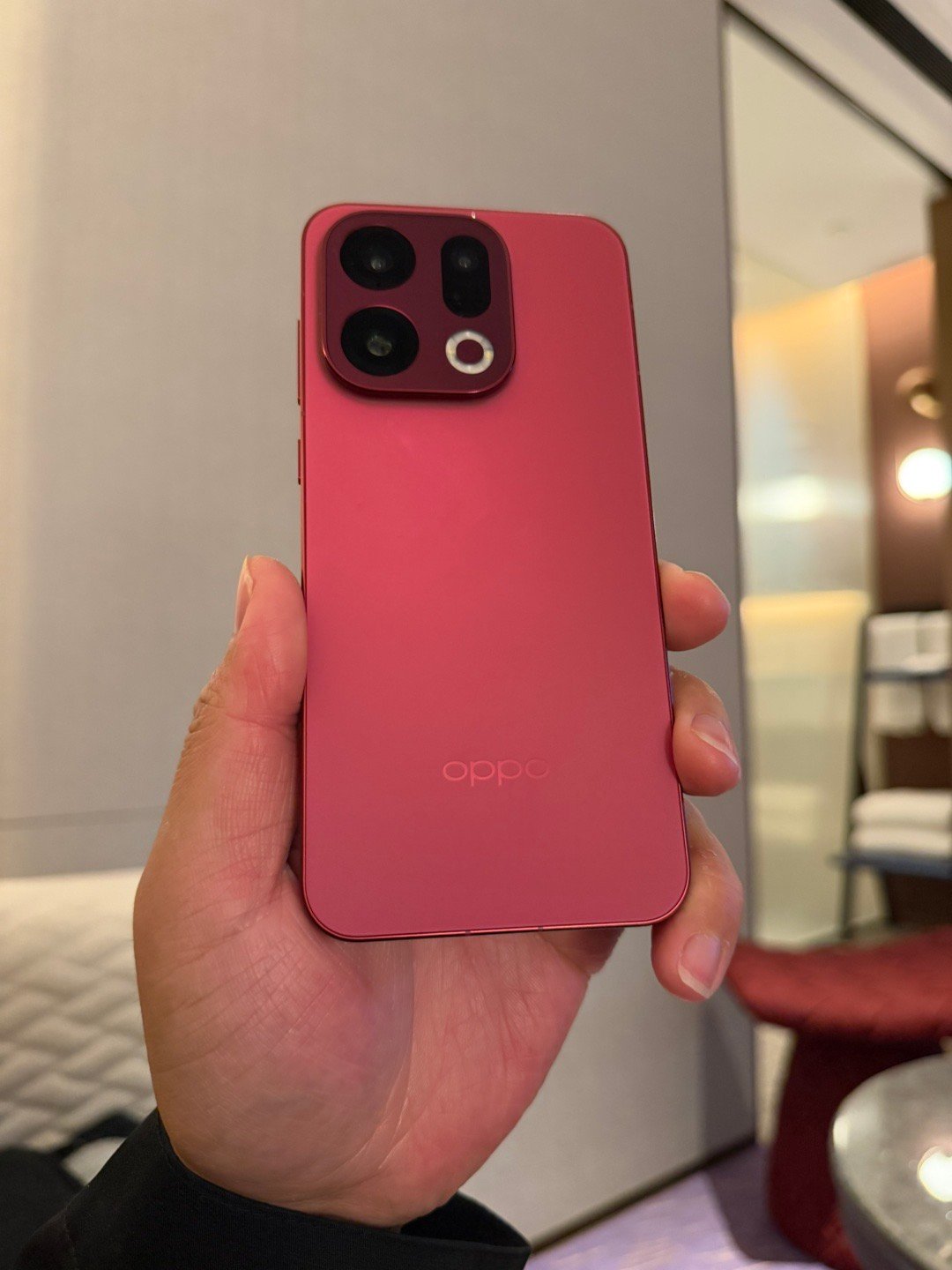 曝iPhone17扩产我这台Find X9不比iPhone17差呀[挖鼻] ​​