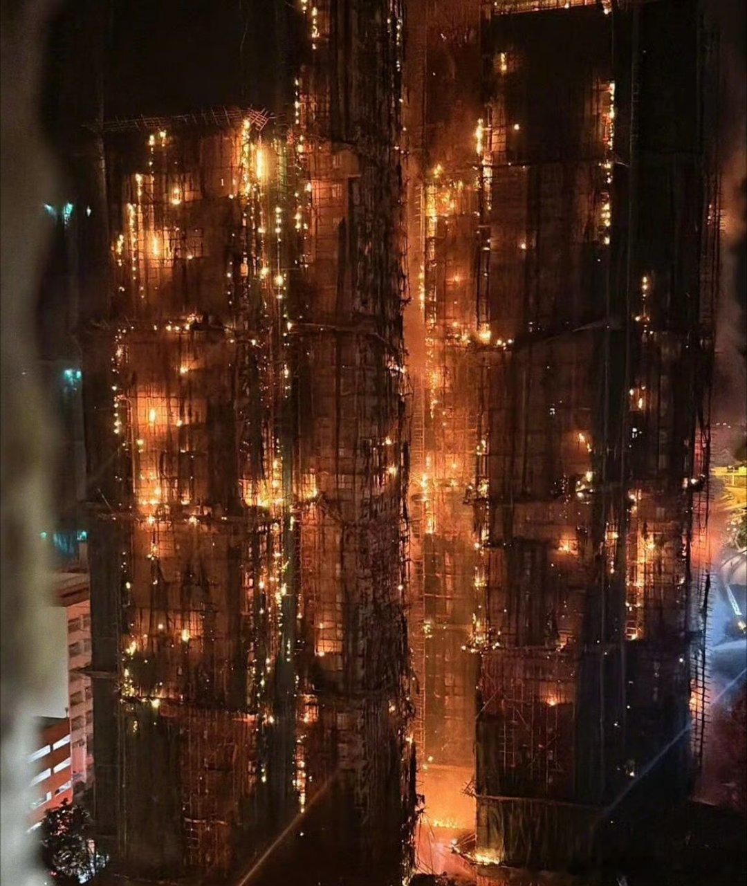 香港火灾已致40人遇难我在香港最疑惑的事情之一，就是为啥一个发达地区到现在仍在用