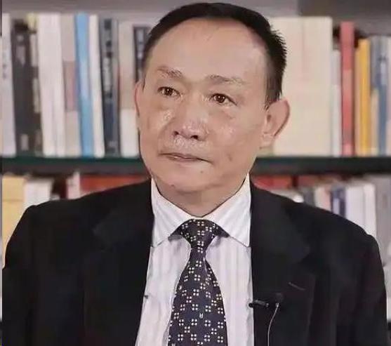 卢麒元教授近日称：美国对中国已经构不成威胁了，美军对中国是没有意义的，美国唯一可