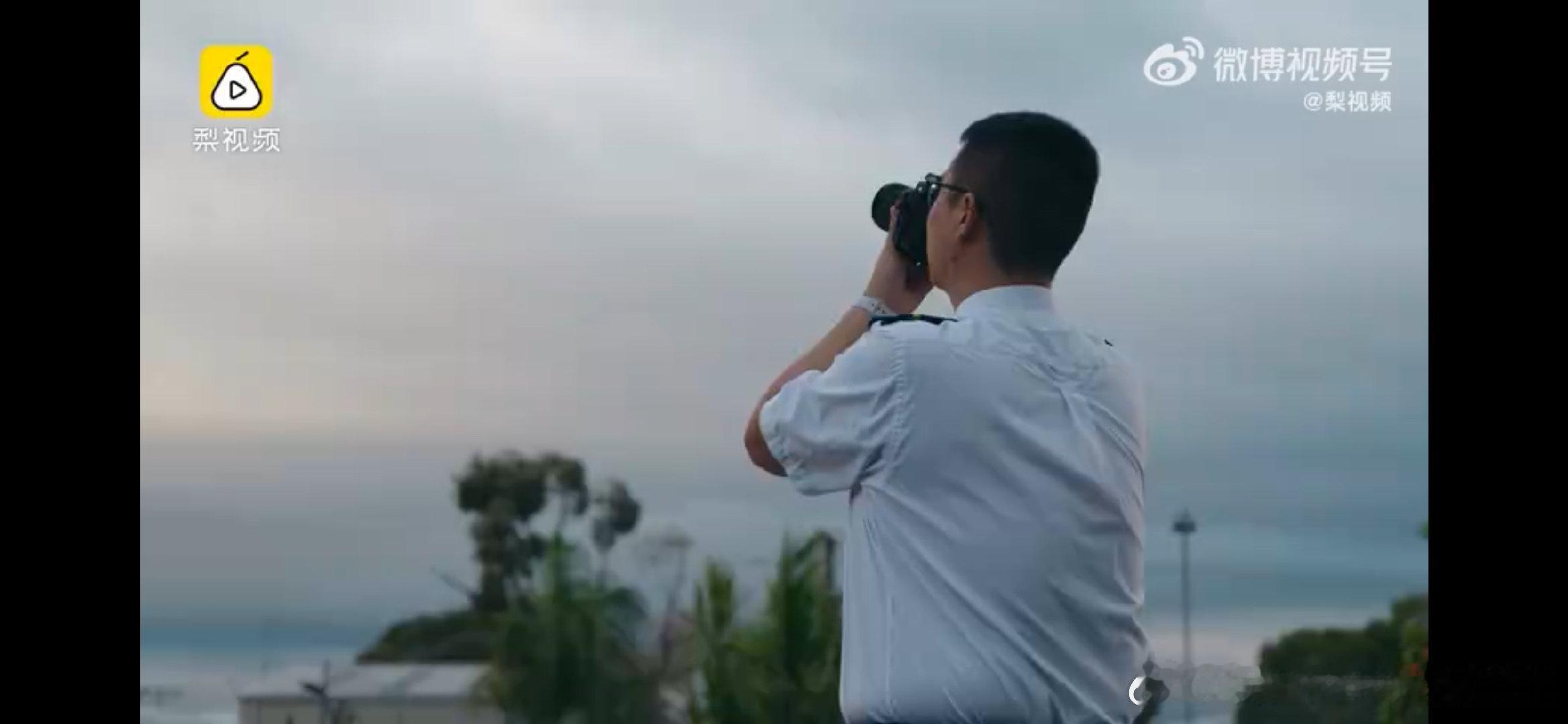 #29岁北京小伙不做码农做机长#看到了这个北京小伙的故事，也是让我们大家都觉得很