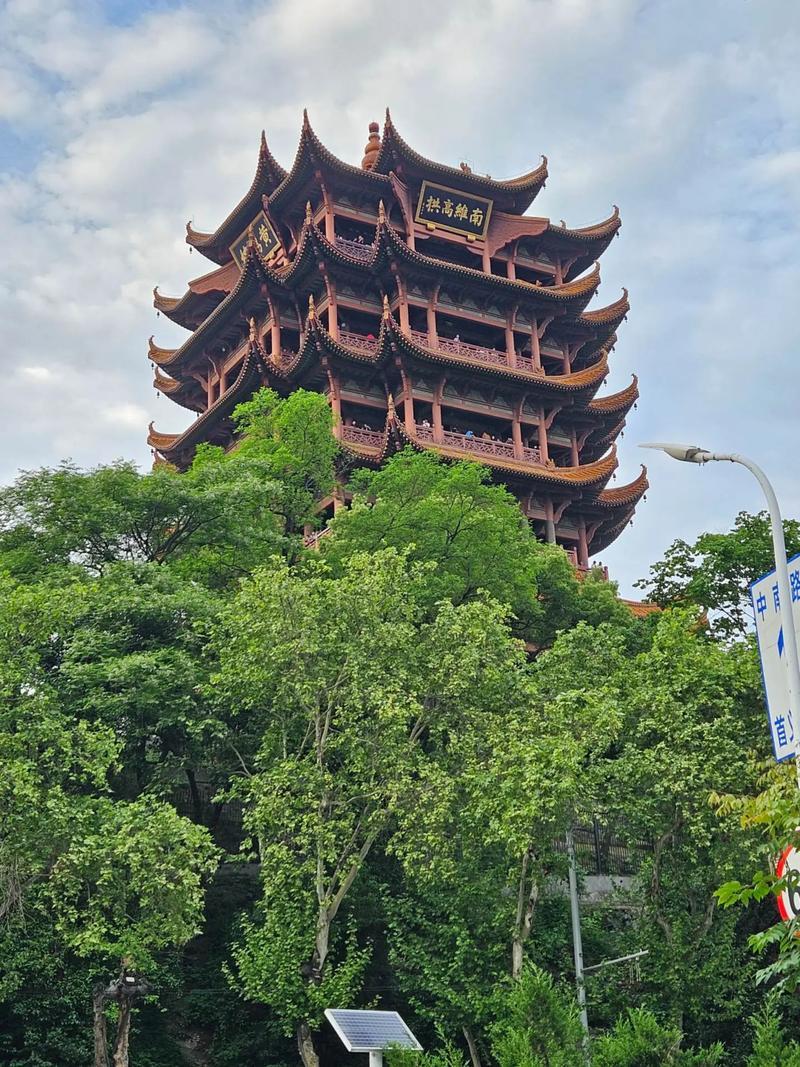 武汉都市圈未来潜力相当大。从政策层面看，党的二十届四中全会提出增强区域发展协调性