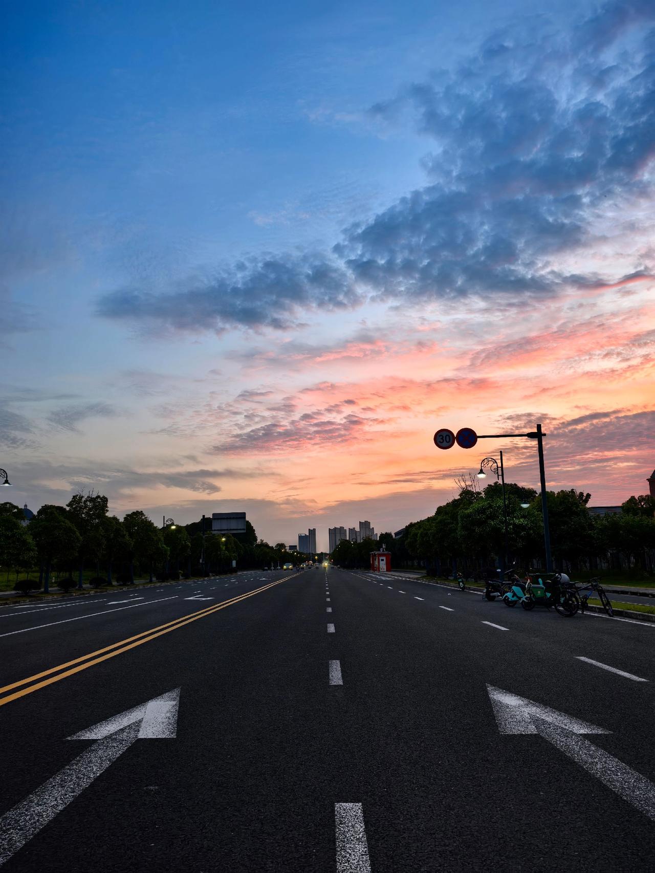 追霞的人 朝霞收集者 晚霞就是天空的诗 晚霞