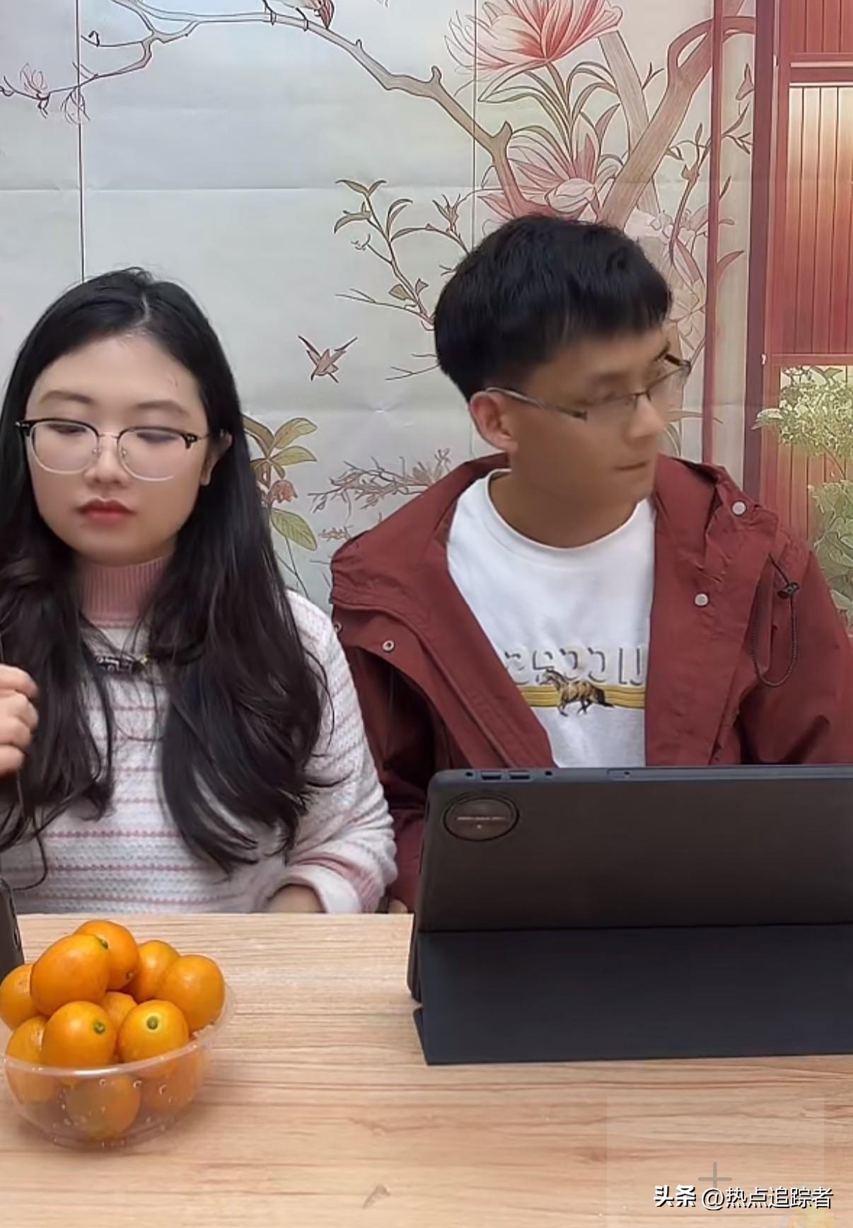 今晚，唐尚珺与他的伙伴们再次开启直播带货，此次售卖的依旧是唐尚珺家乡当季的新鲜水