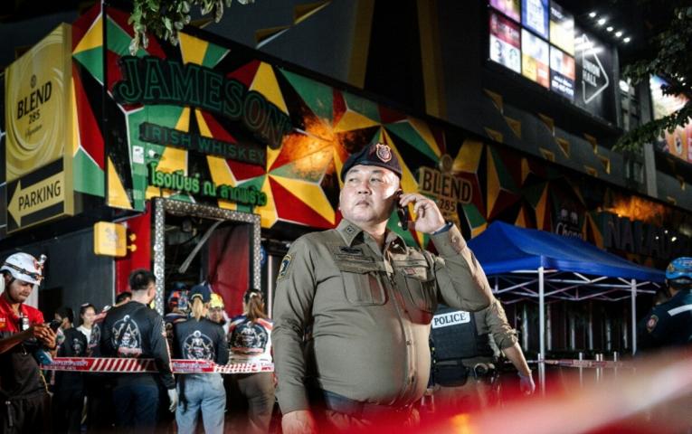 曼谷酒吧深夜突发大火，造成重大人员伤亡

周末午夜刚过，位于泰国首都曼谷北部的N