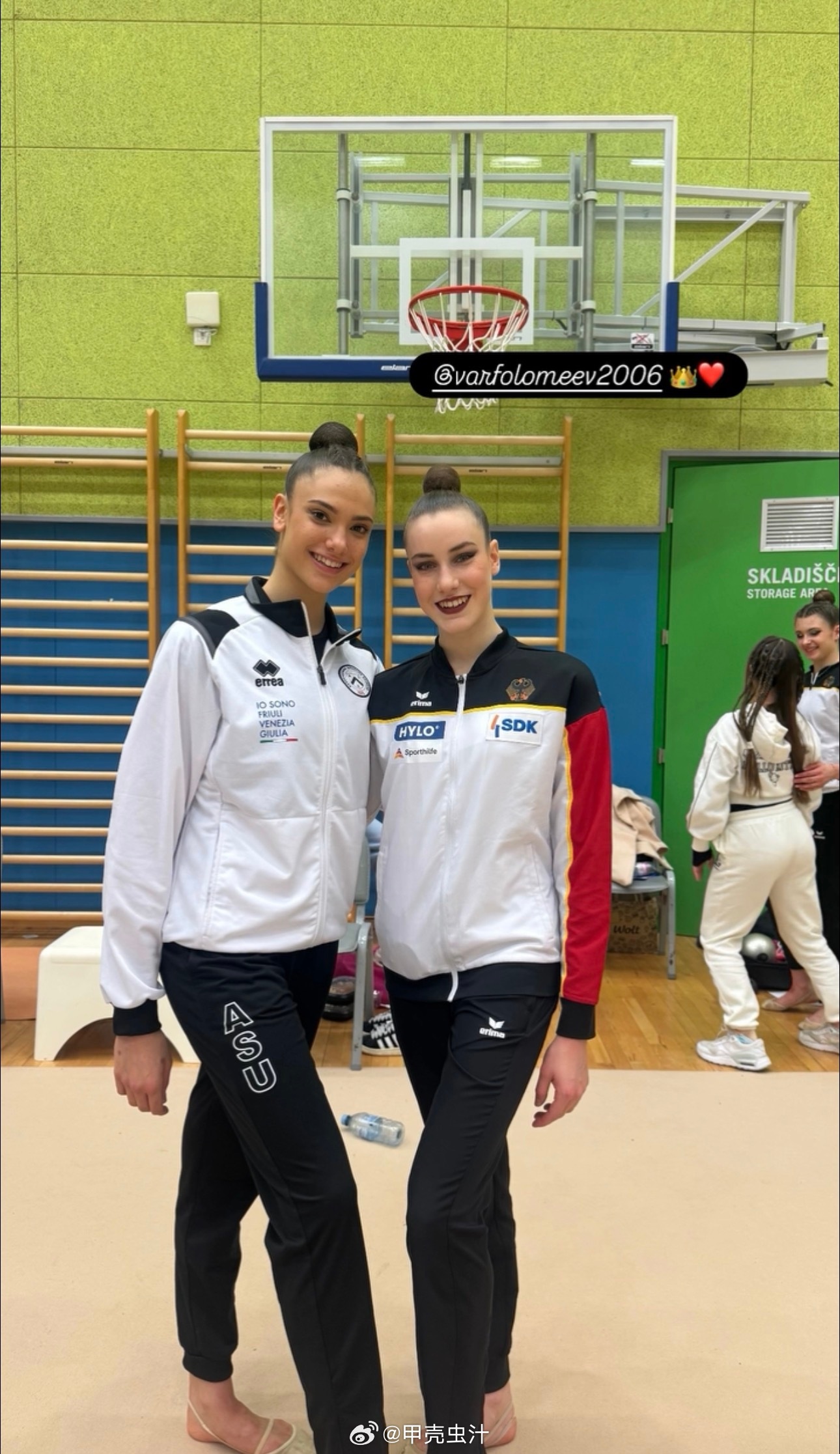 活久见，前妻和现任合照了190和180站一起拍照惹