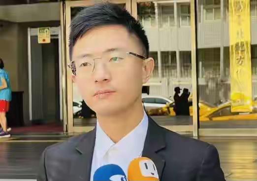 6月1日，新党台北市议员侯汉廷说：美国中情局，反情报分析大师智库主席称台湾的民进