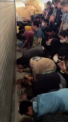 超市打折了。