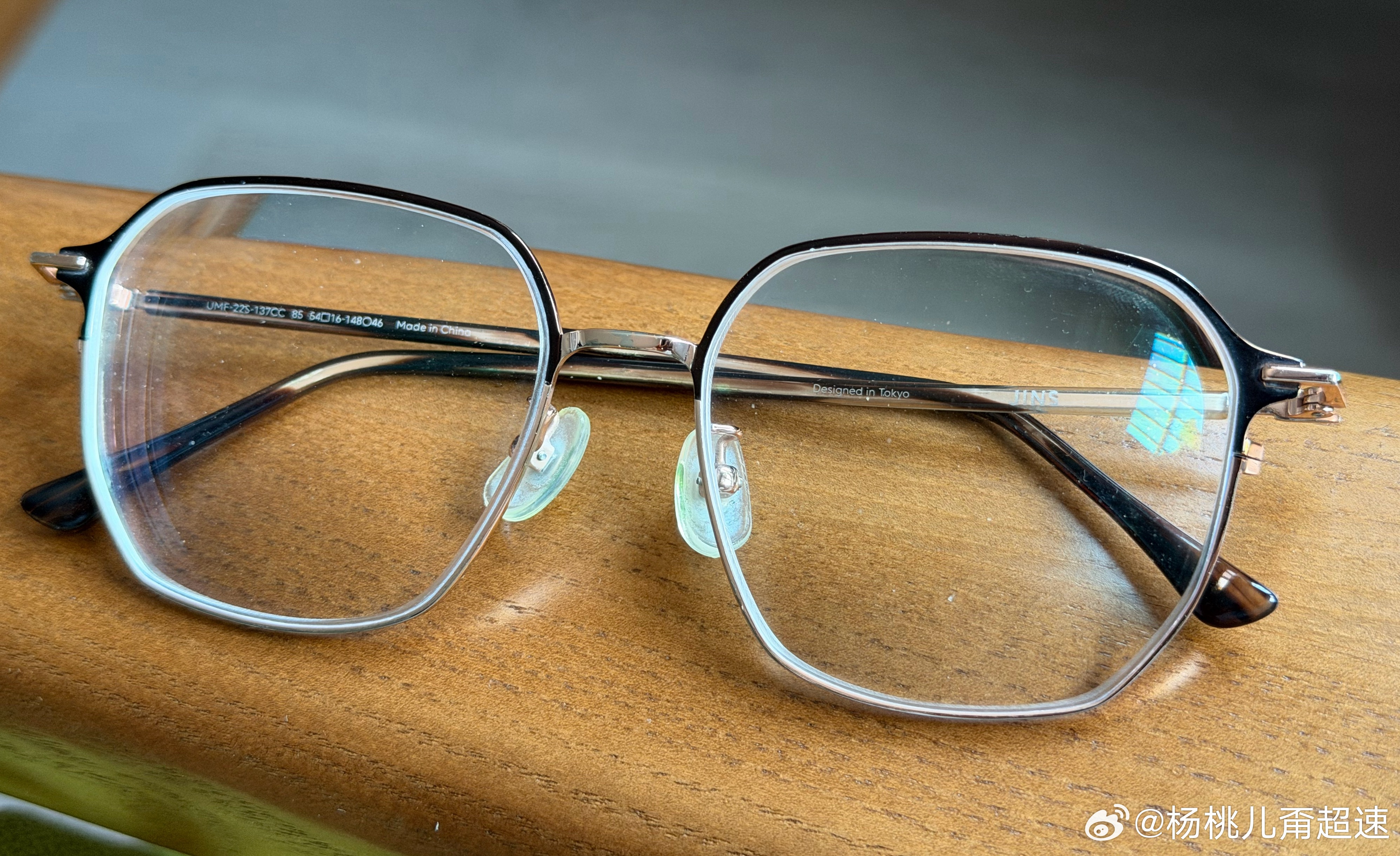 315调查眼镜到底有多暴利记得我刚近视那会儿 去B家眼镜店 随随便便选的镜片➕框