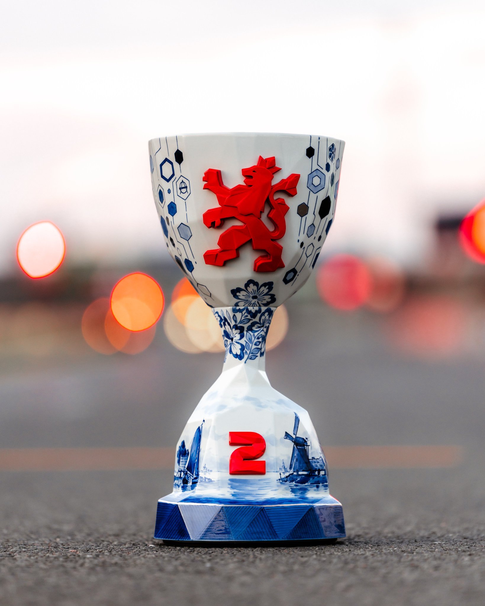 今年F1荷兰站的奖杯🏆 f1[超话]