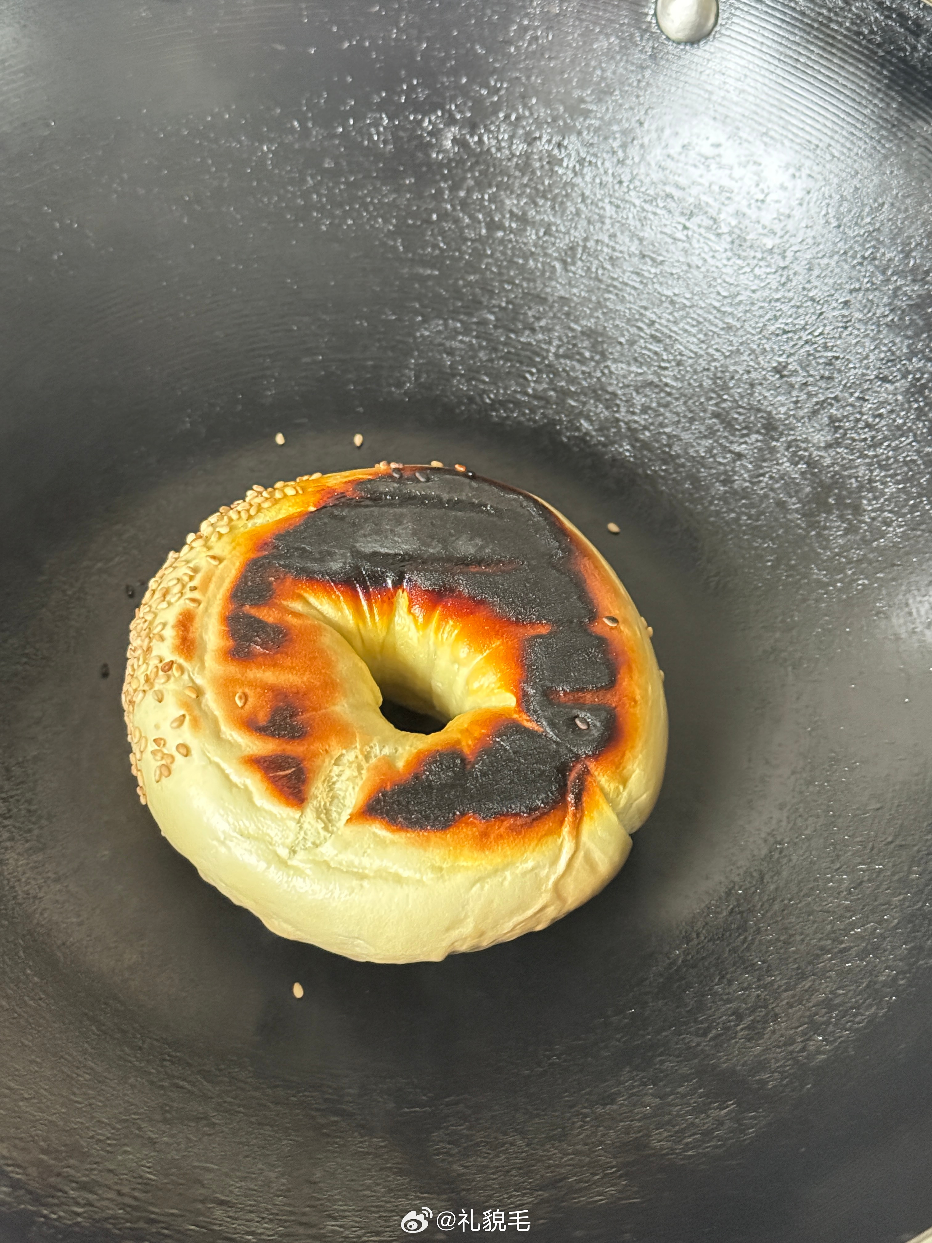 太久没下厨房了，业精于勤荒于勤别的事去了（也不知道哪来的灵感用铁锅来热贝果 