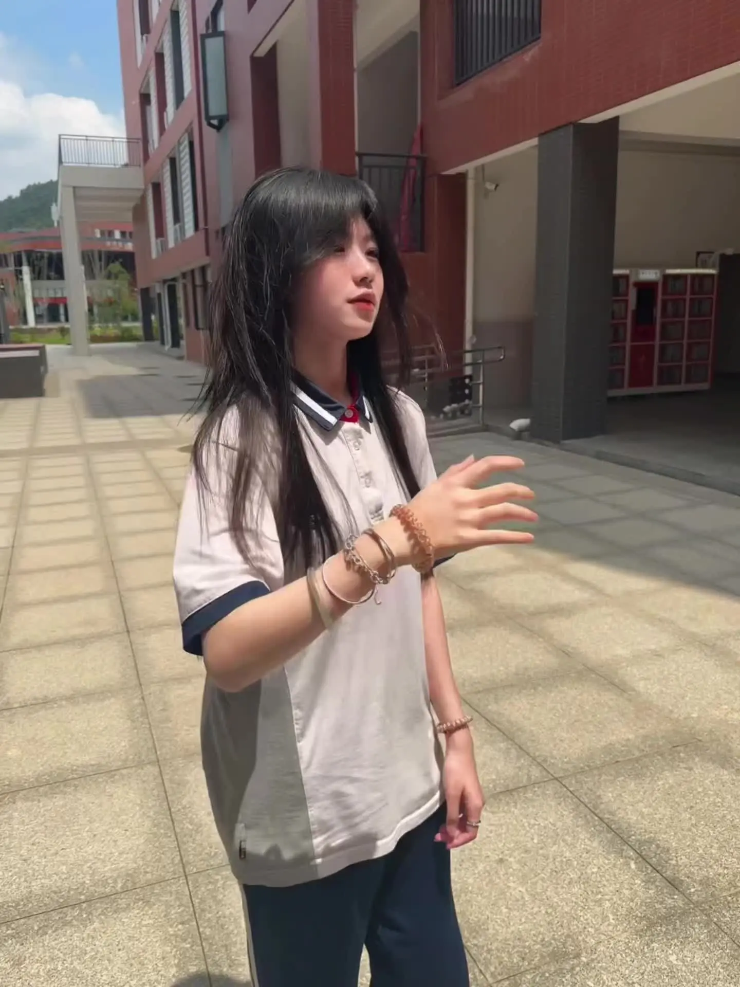 你转身就走了留了一堆没用的回忆给我
