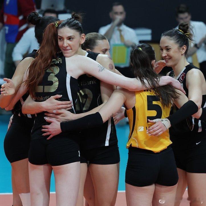 11个赛季，截至今天苦等了3984天，土超联赛总冠军近在咫尺。希望博斯决胜场雄起