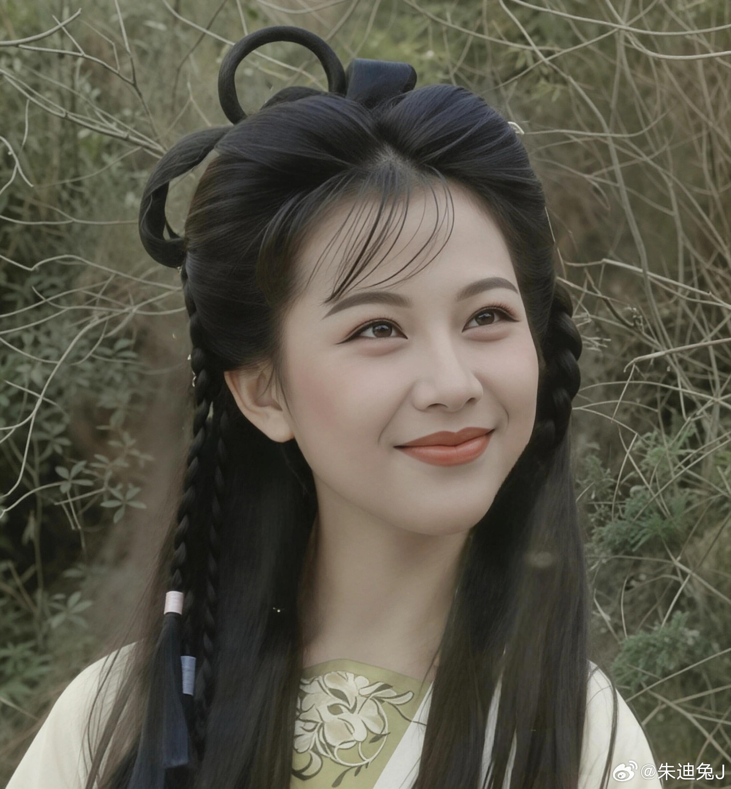 年轻时的蔡少芬真绝了，好惊人的美貌！ ​​​
