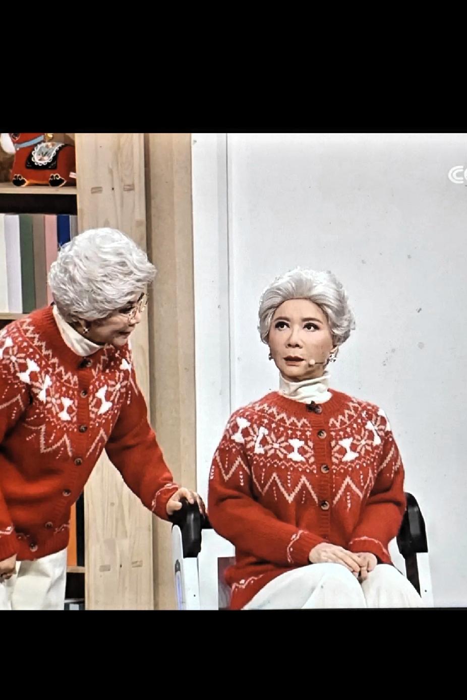 惊呆了所有人！
以前蔡明演过机器人，真假难分。现在机器人演起蔡明，真假难分！
今