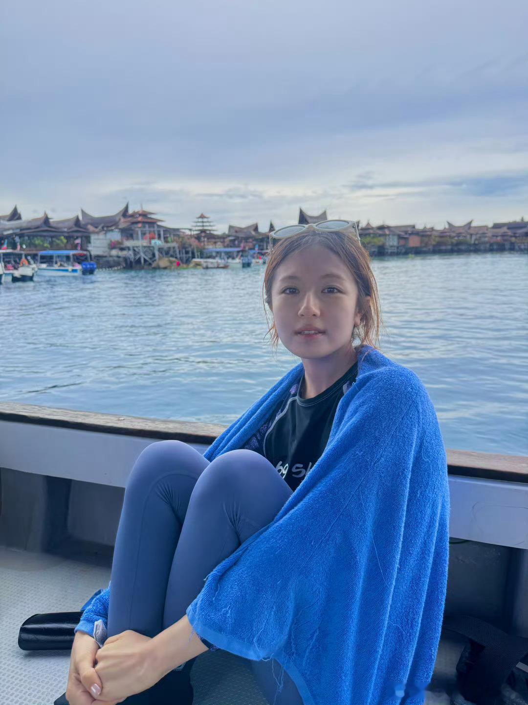 李兰迪考潜水证李兰迪去考潜水证了 ​​​也挺好的 ​​​