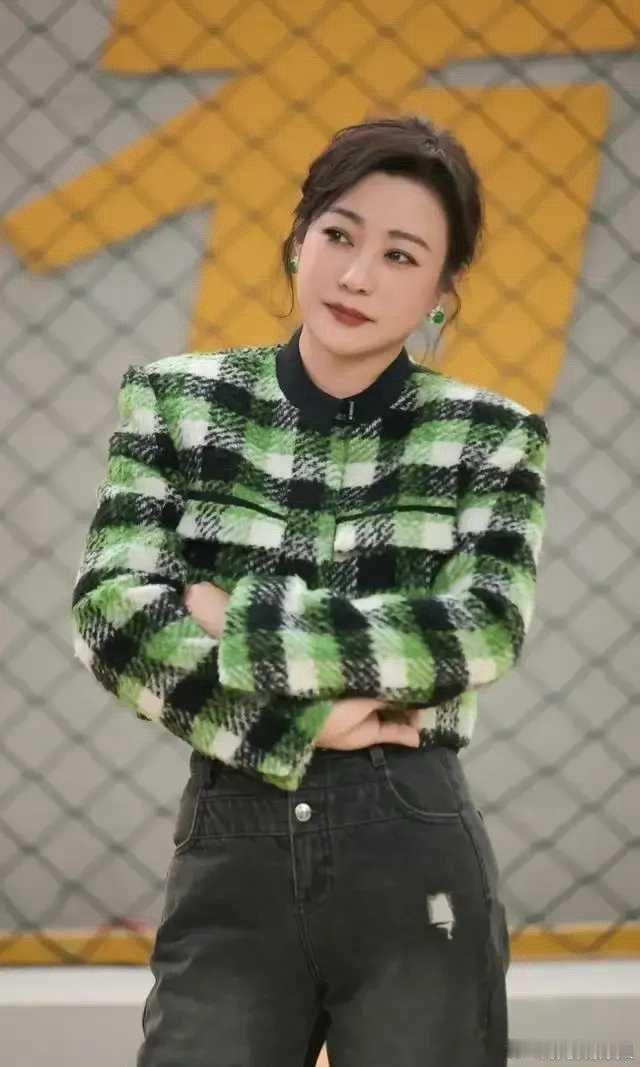 郝蕾暴瘦后变得又美又高级了！ 