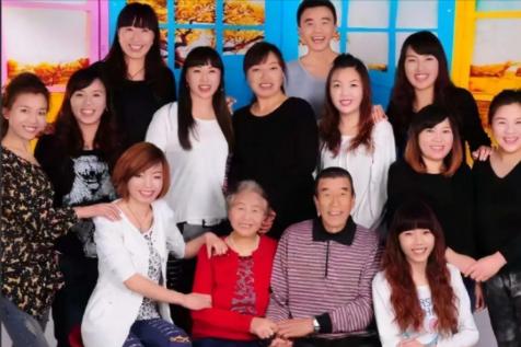 山西一对夫妻，生了11胎全是女儿，丈夫眼看妻子生不出儿子，无奈决定放弃，谁料，1