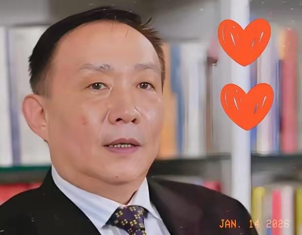 卢麒元这回算是把天窗给捅亮了。
听着刺耳，但理儿说得真透彻。
老婆孩子都在大洋彼