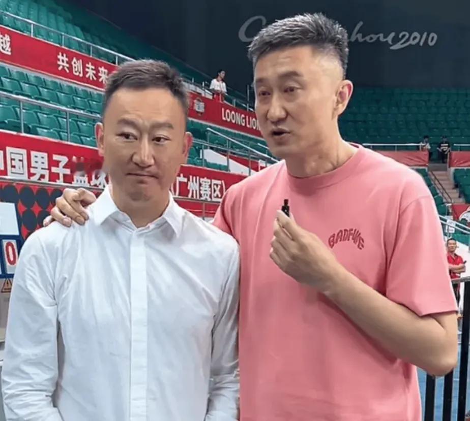 杜锋亲自到广州，观看广州队与青岛队的比赛，从这个也说明了，杜锋现在对广东队是非常