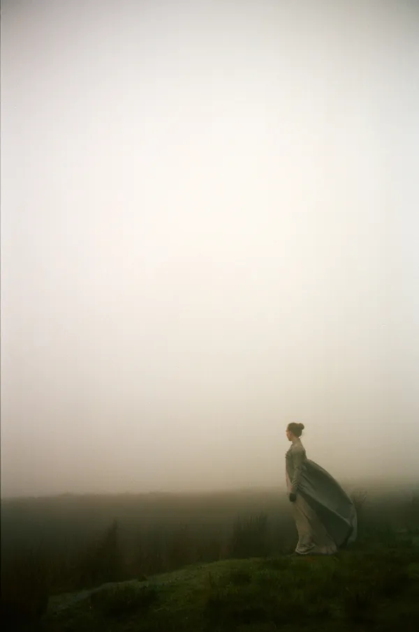 每日一片 《呼啸山庄》（2011）如果上个月登陆内地院线的那版《呼啸山庄》让你大