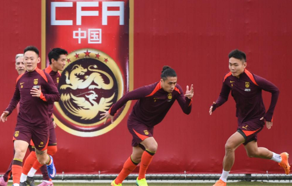 国足6月热身对手或为朝鲜队和泰国队 ：此前，互联网上传出消息称，中国足协有意邀请