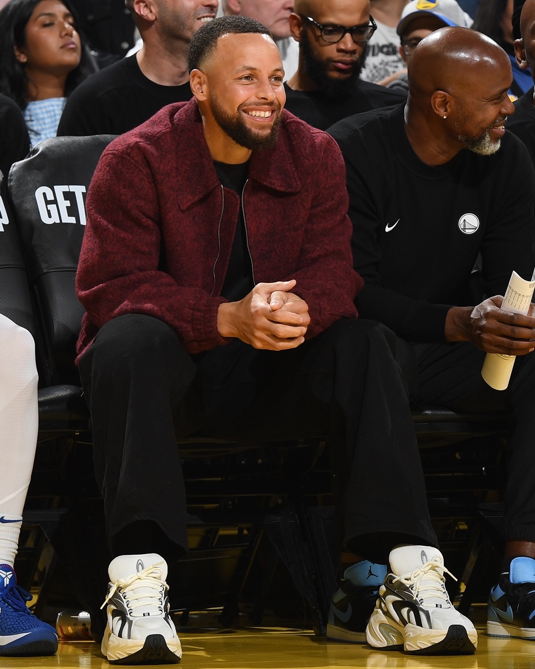 库里场边上脚的ZERO VARIOUS 