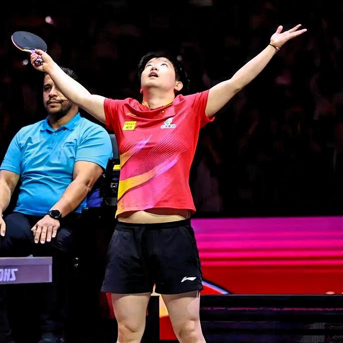 - 技术全面且精湛 ：孙颖莎是女子技术男性化的杰出代表，她的正反手实力均衡，打法