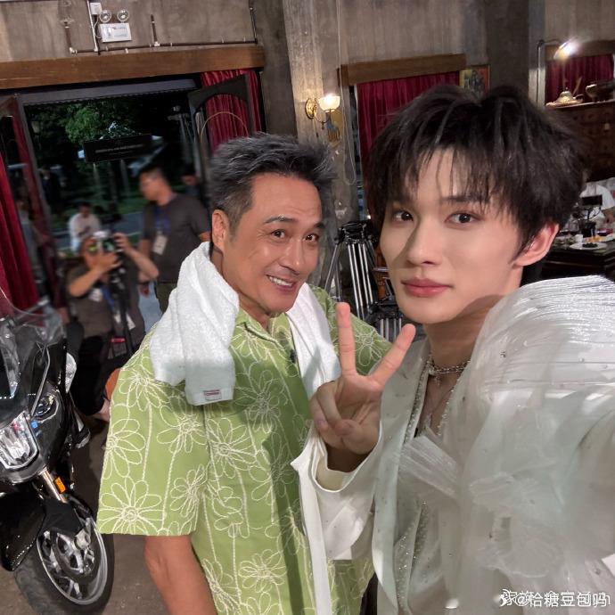余宇涵回应滴血验亲小考余宇涵说，当时的“滴血验亲”小考虽然口误不断，但也成为他成