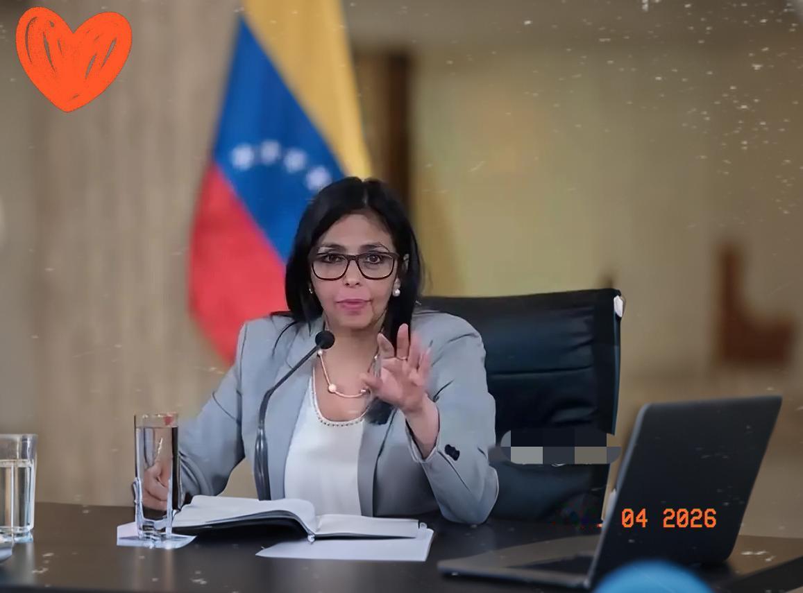 海湖庄园的香槟还没醒好，特朗普的笑意怕是已经僵在脸上了。

抓了马杜罗，美方就以