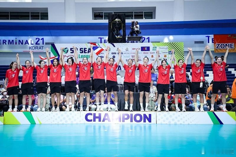 国际排坛动态泰国女排颁奖仪式图集 ​​​