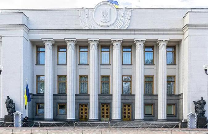 一片哗然！泽连斯基简直成了无期限总统！当地时间1月14日，由于乌克兰总统泽连斯基