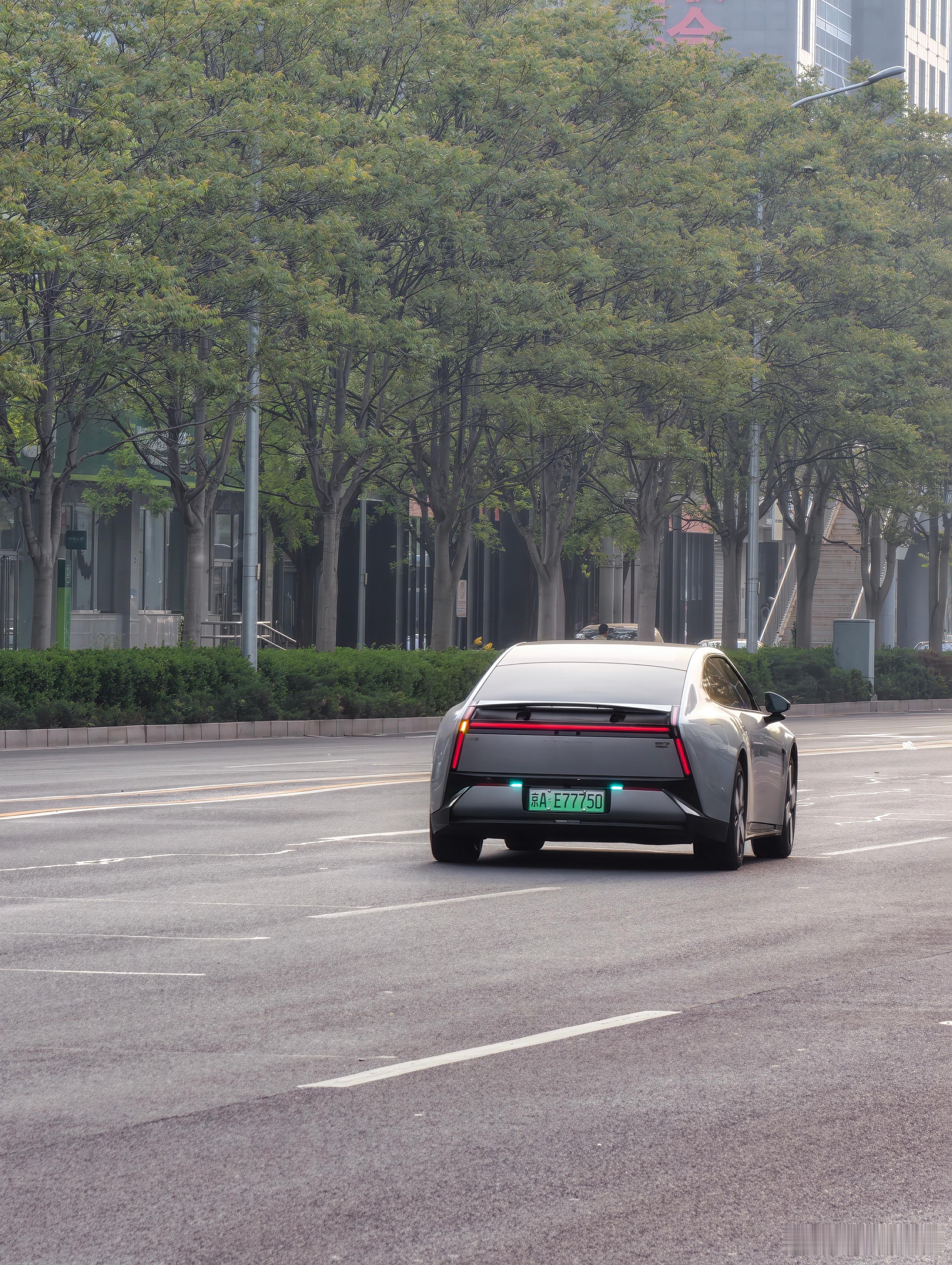 早安！小蓝灯越来越常见了！ 