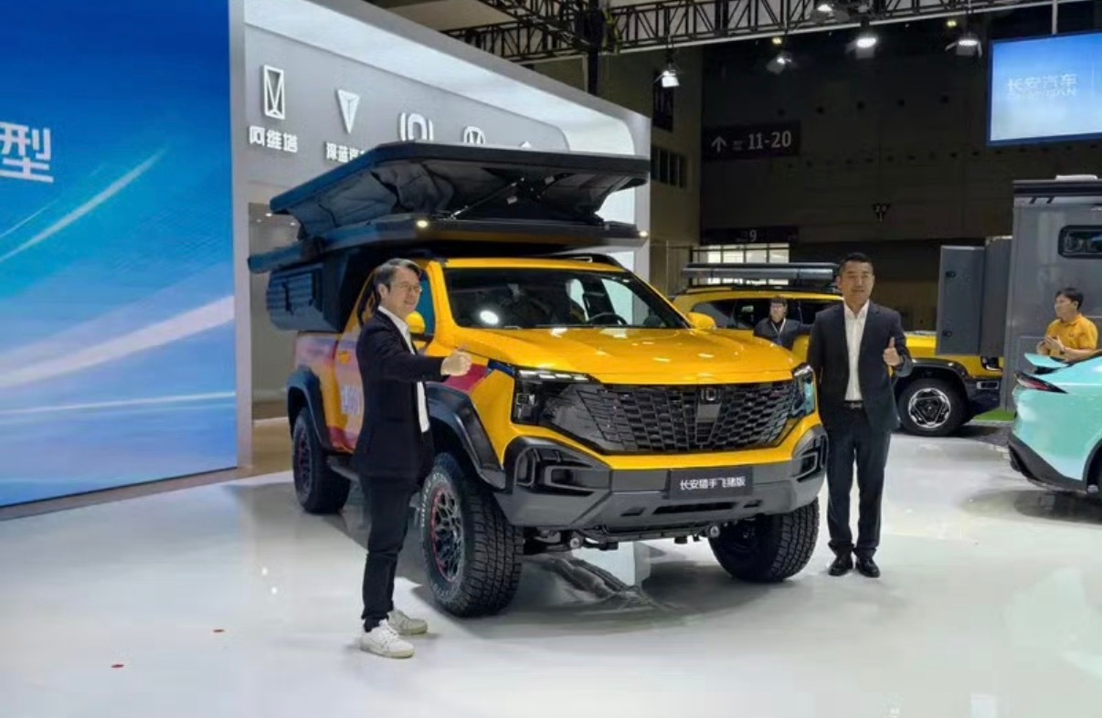 【长安猎手飞猪版正式亮相 长安凯程与飞猪旅行首款联名车型】3月20日，长安凯程与