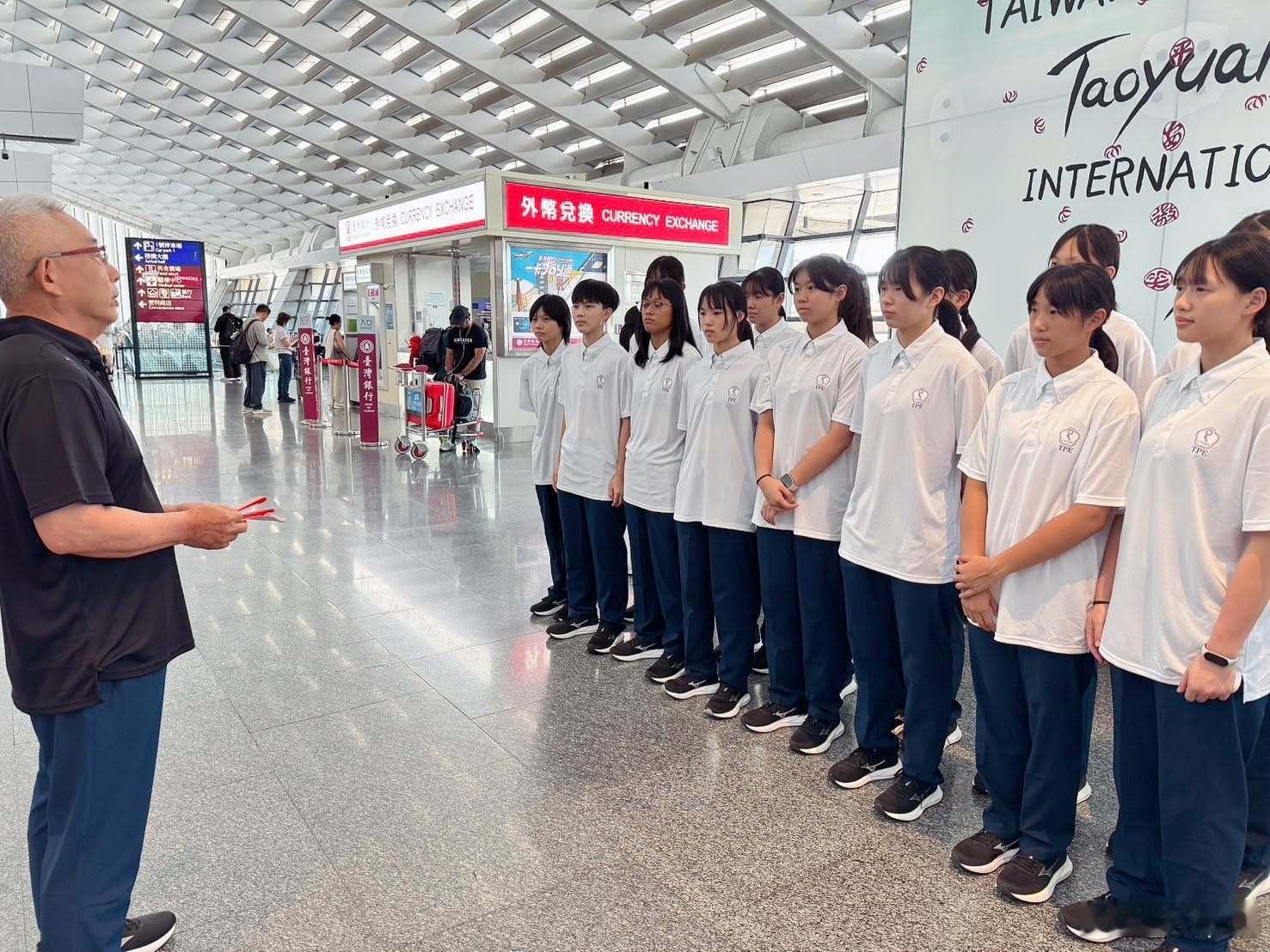 国际排坛动态中国台北U17女排出征世界舞台🇹🇼✈️ 中国台北U17女排于本周