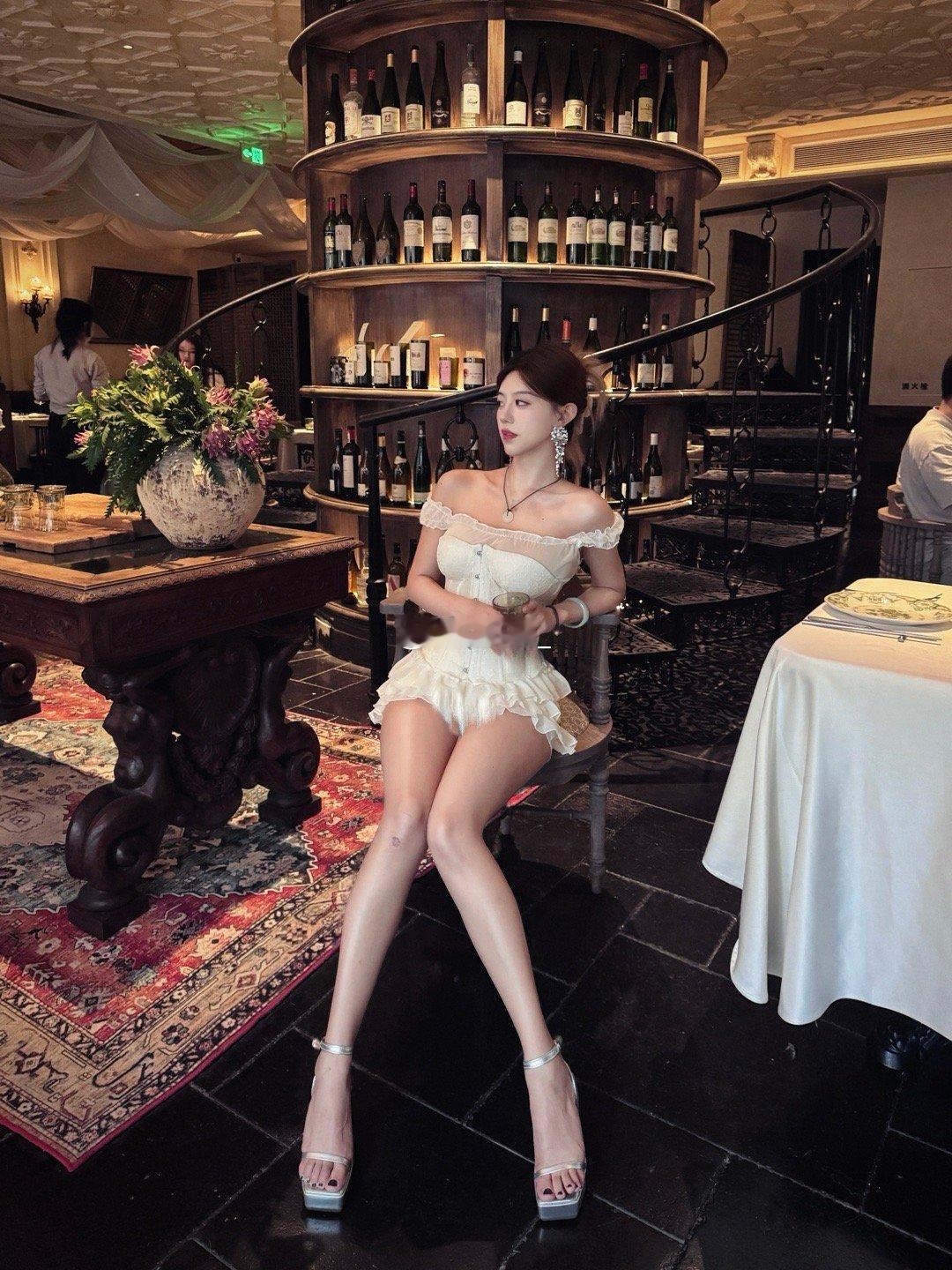 阳光很好的一天罢了 