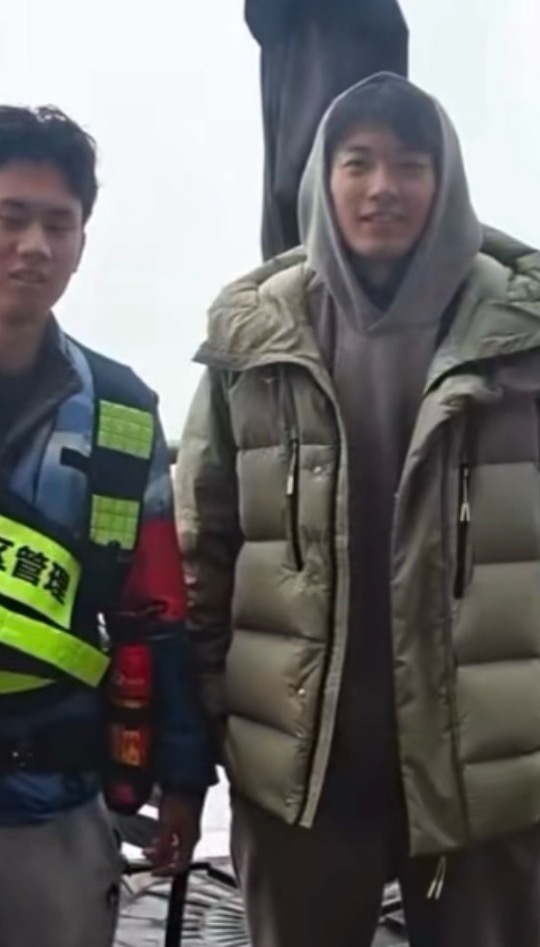 我真不行了我要笑喷了 