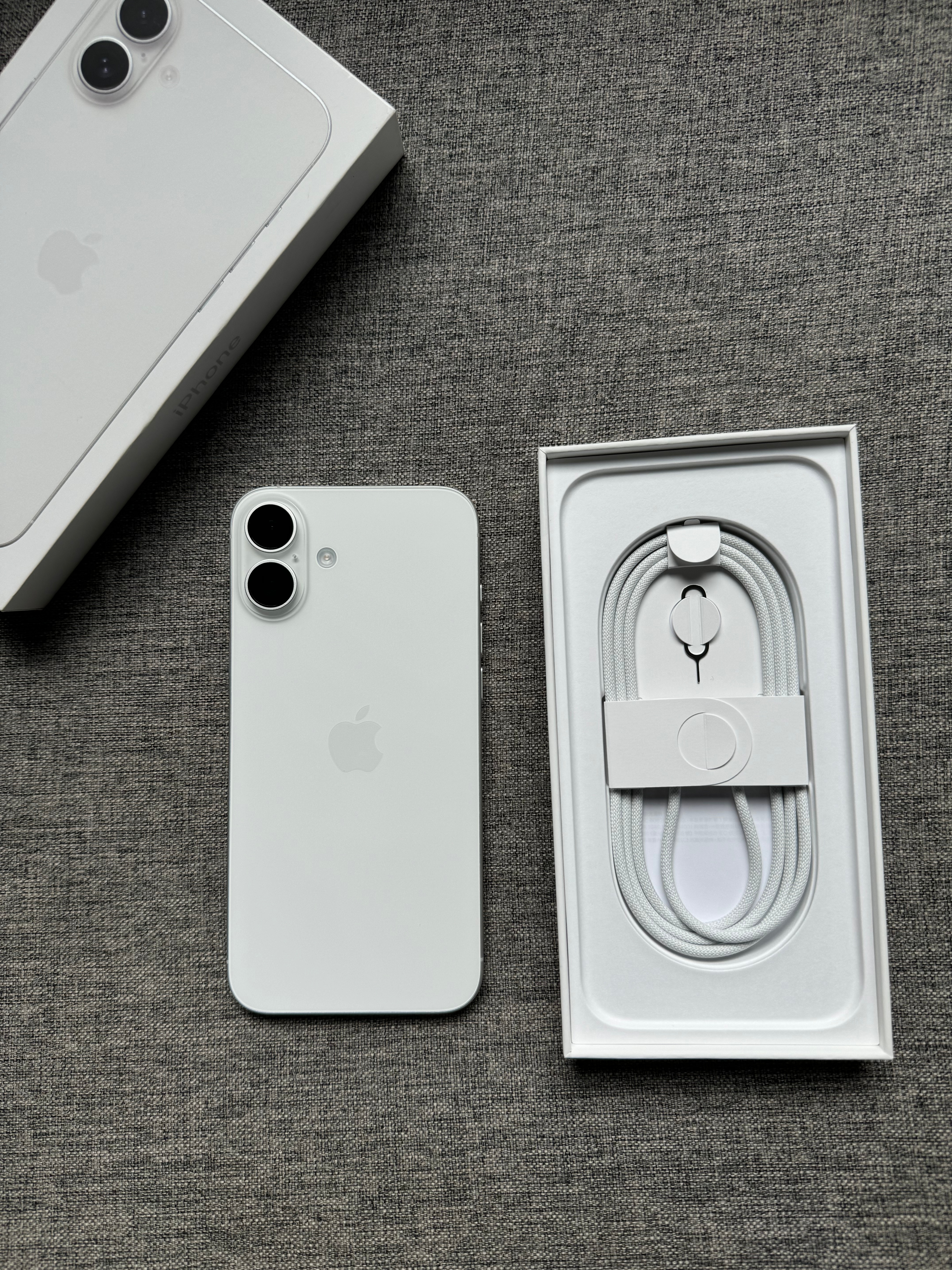 港行iPhone16 Plus 512G 白色，成色完美，全套，🔋仅循环17次