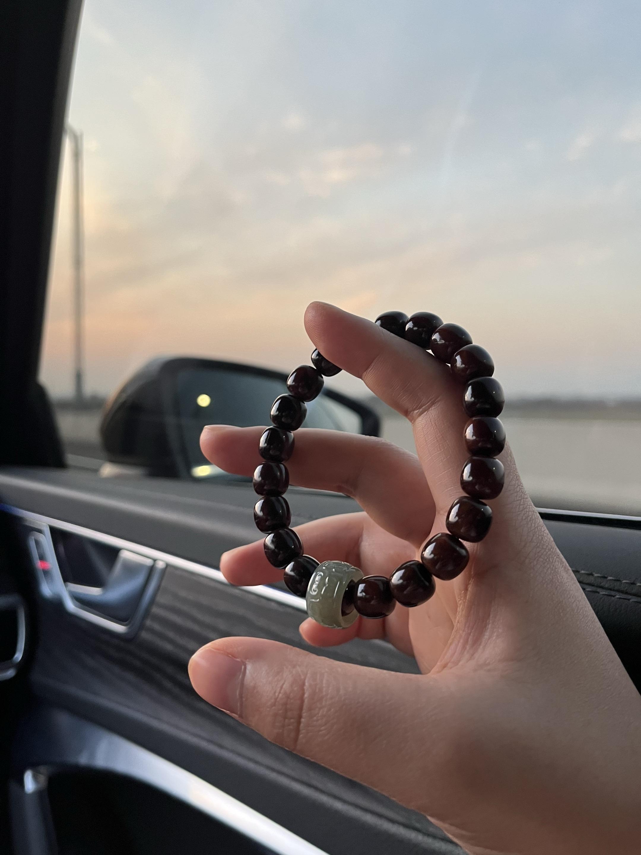 见自己。我不再回应任何恶意 我毫无条件的爱我自己 允许自己毫无负罪感的...