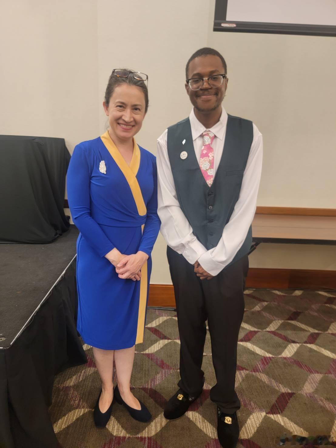 奇怪！近日，一只美国“黑皮”悄悄把网名改了。这是准备回美国了吗？[笑而不语]热点