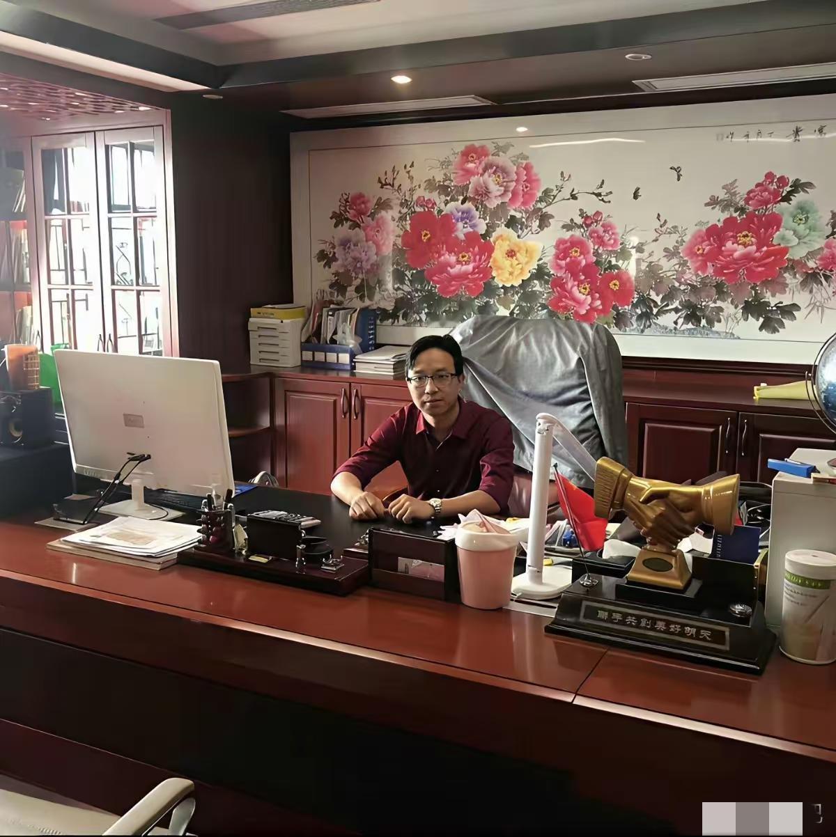 我从风光无限到负债累累！
口罩之前，经营了一个小规模公司，每个月纯利润也有个10